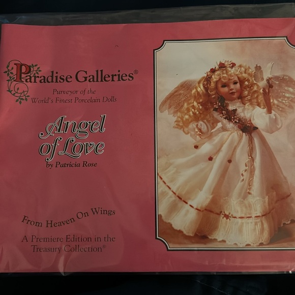 Paradise Galleries Treasury Collection Angel Of Love Patricia Rose 14" Porcelain - Picture 2 of 5